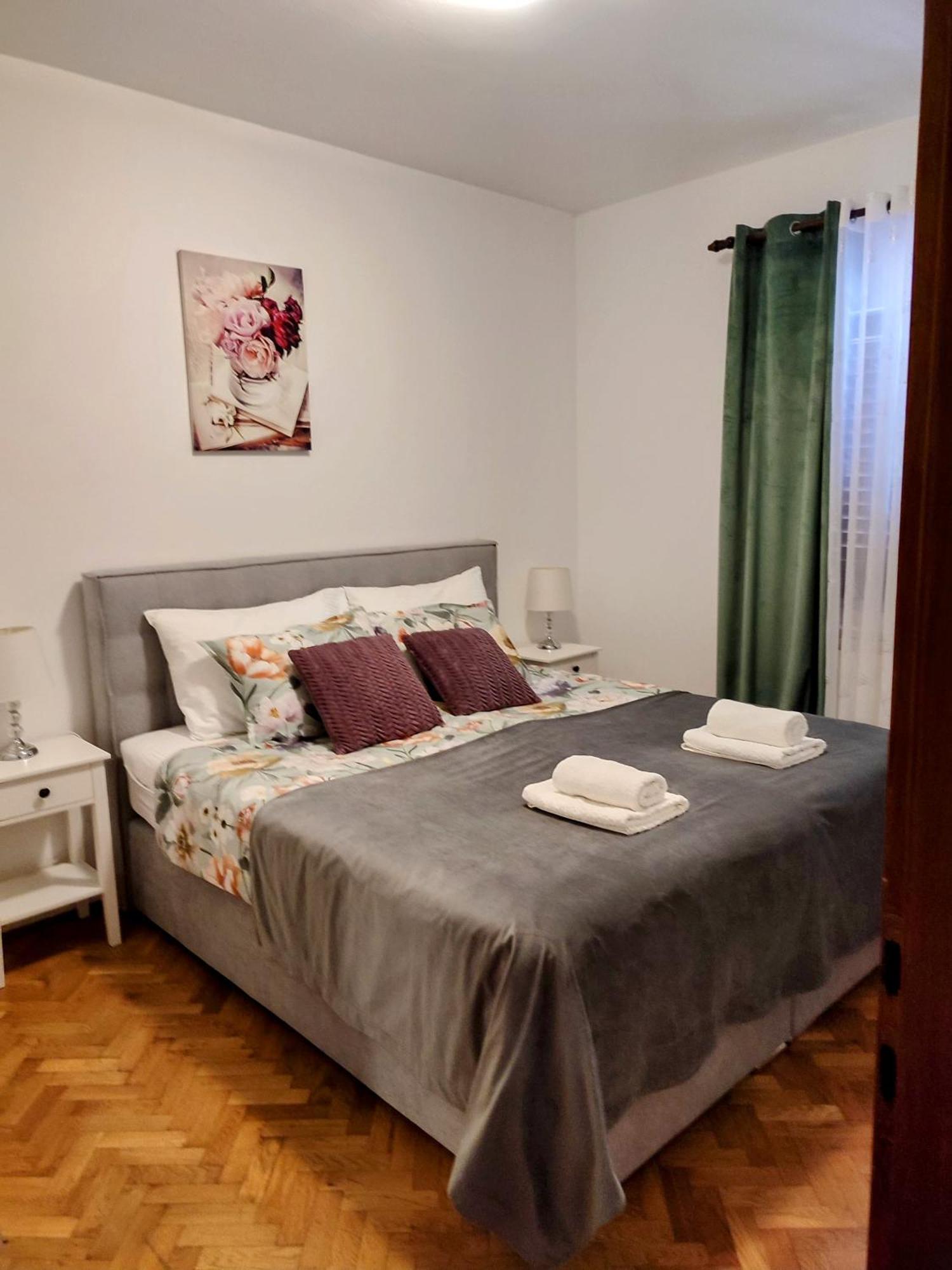 Apartman Mirela โรวีน ภายนอก รูปภาพ